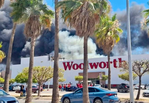 Incendio en Plaza Fiesta Las Palmas en Los Mochis deja saldo de 5 fallecidos y decenas de heridos