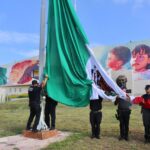 AUTORIDADES MUNICIPALES DE DOLORES HIDALGO IZAN BANDERA MONUMENTAL