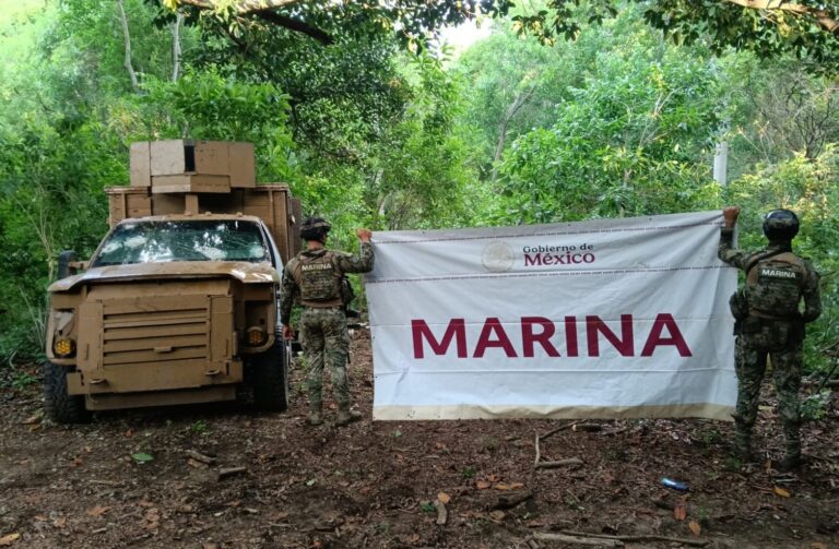 Sinaloa: Marina destruye explosivos y un vehículo con blindaje artesanal en Mazatlán
