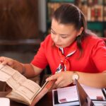 Escuela Centenario resguarda casi cuatro siglos de conocimiento bibliográfico