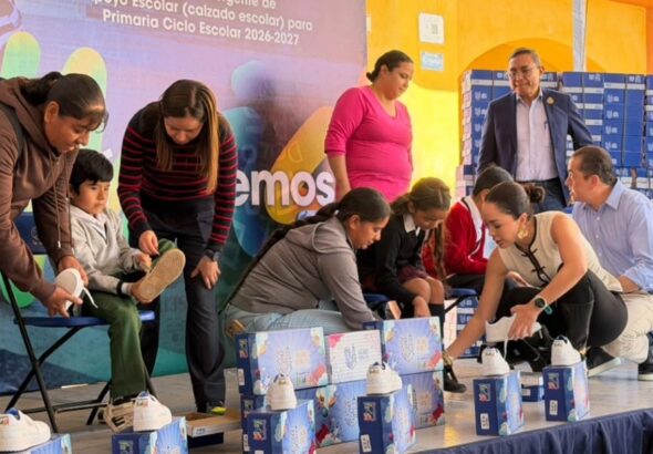 Arranca en Dolores Hidalgo entrega histórica de más de 10,000 pares de tenis escolares para apoyar la economía familiar